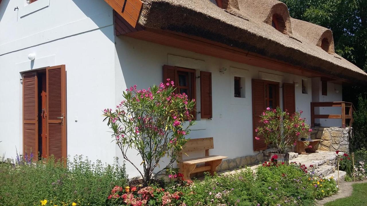 Apartamento Liliomfa Apartman Szigliget Exterior foto