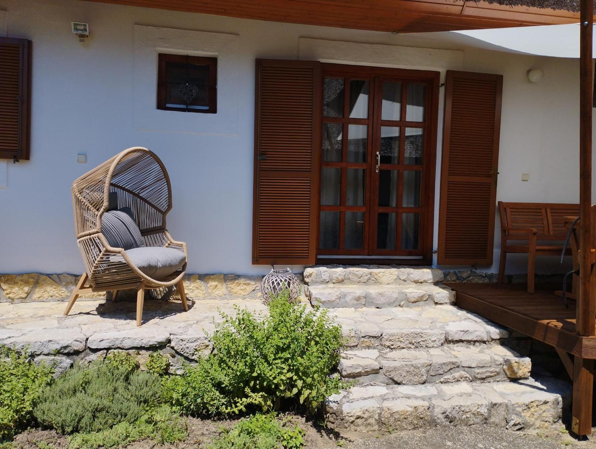 Apartamento Liliomfa Apartman Szigliget Exterior foto